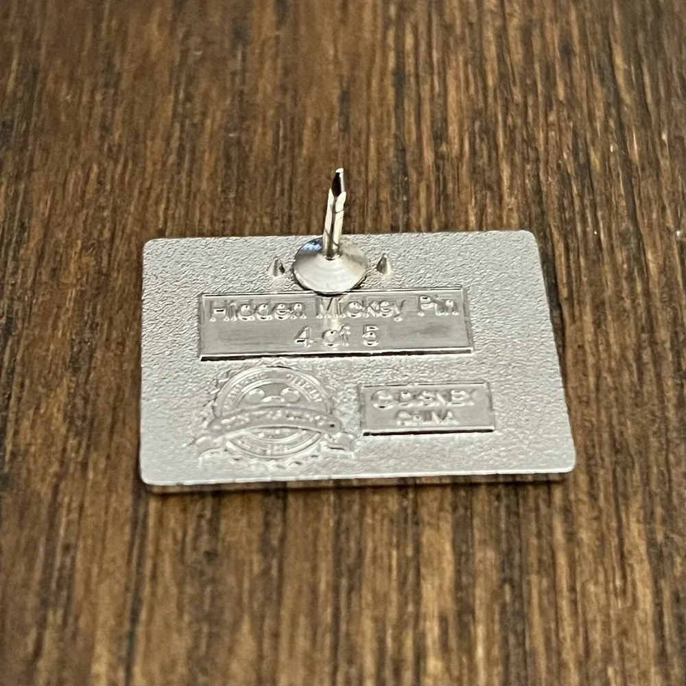 Disney Trading Pin, Mickey Mouse, Hidden Mickey, Yellow Flag,‎ 4 of 5, 2010